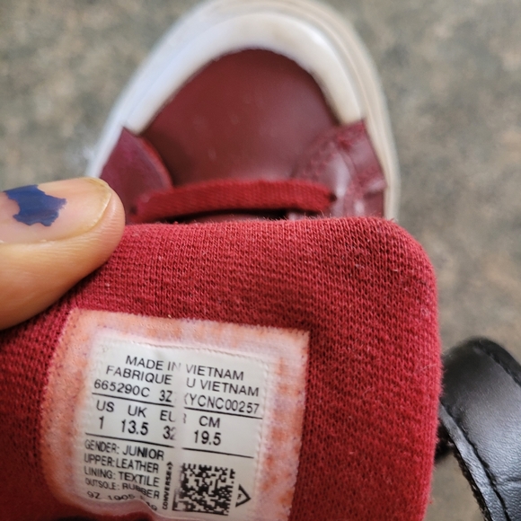 Shoes - Picture 2 of 4